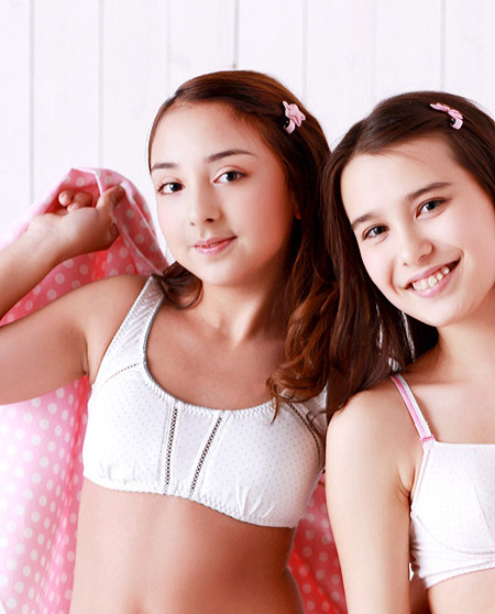 <em>爱慕</em>儿童点点思绪(一阶段)少女背心式<em>无托文胸</em>