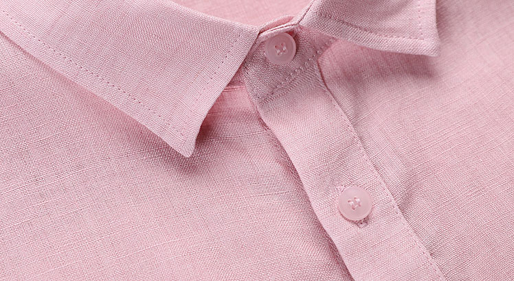 衣门襟     纽扣式衣门襟,细节精致,穿脱方便.